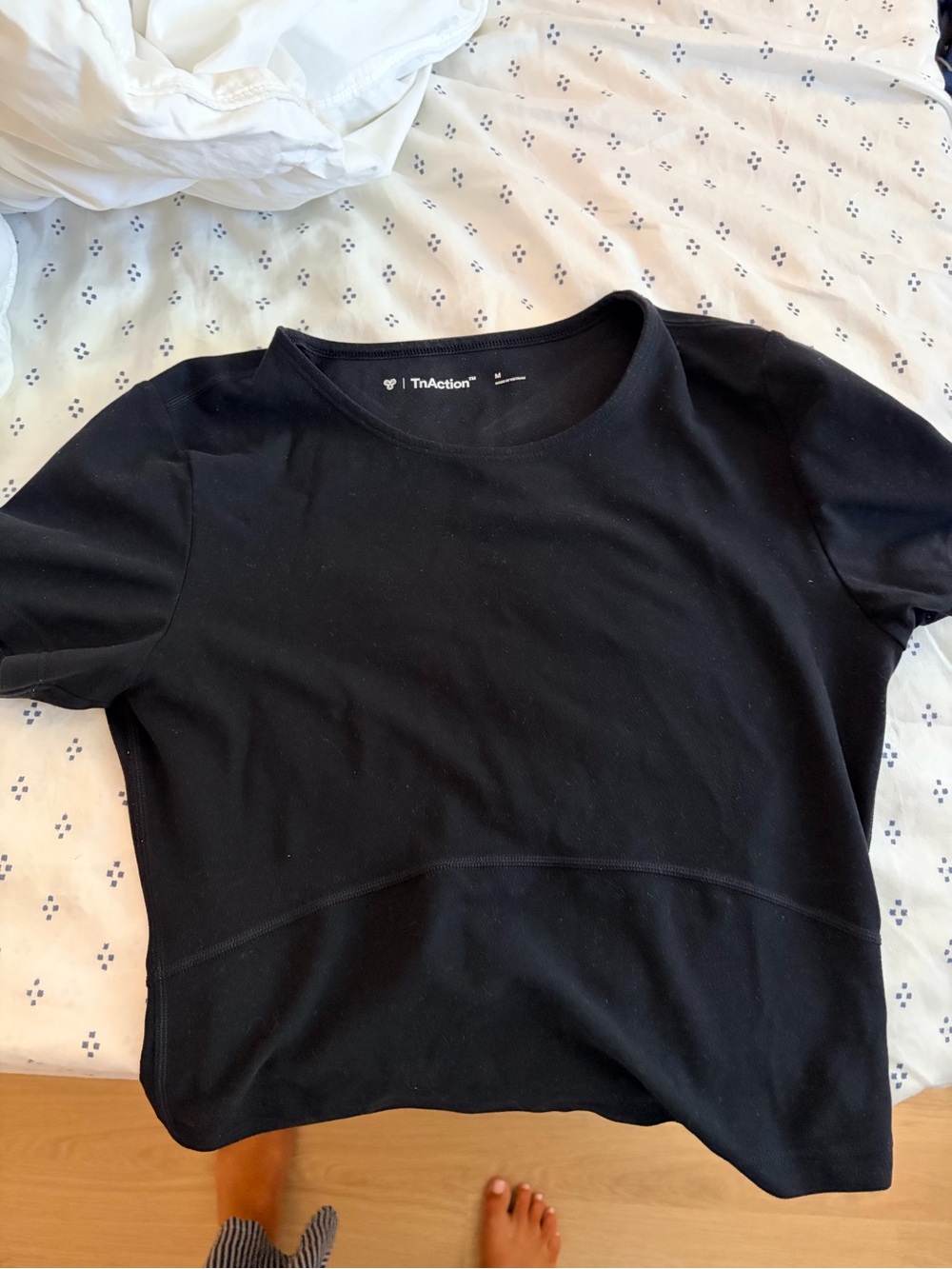 Aritzia Black Crewneck Crop Top